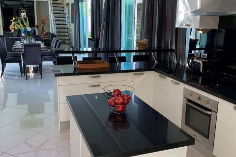 Casa de 5 dormitorios en Jomtien Beach, Pattaya, Tailandia № 22495 - foto 10
