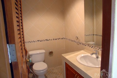 Casa de 4 dormitorios en Jomtien Beach, Pattaya, Tailandia № 23393 - foto 4