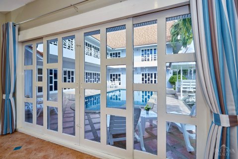 Casa de 5 dormitorios en Pattaya, Tailandia № 23055 - foto 18
