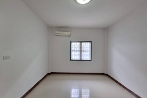 Casa de 3 dormitorios en Pattaya, Tailandia № 22436 - foto 16
