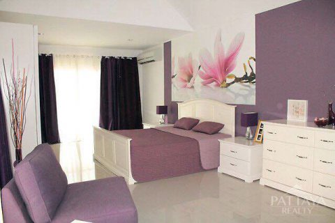 Casa de 4 dormitorios en Pattaya, Tailandia № 20796 - foto 10