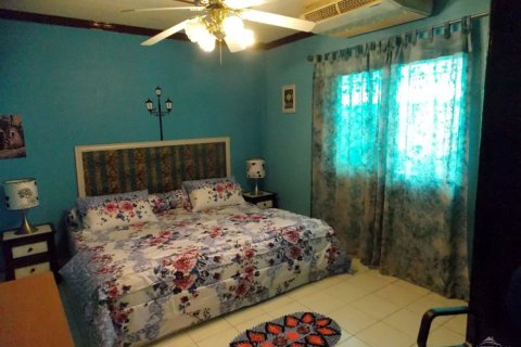 Casa de 3 dormitorios en Pattaya, Tailandia № 24283 - foto 2