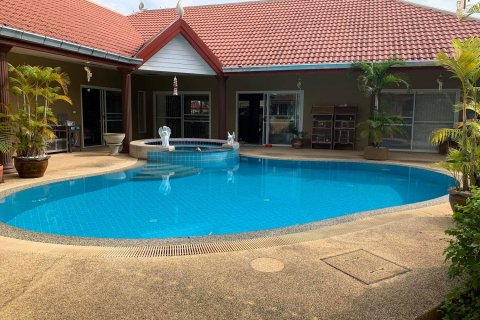Casa de 3 dormitorios en Pattaya, Tailandia № 22199 - foto 28