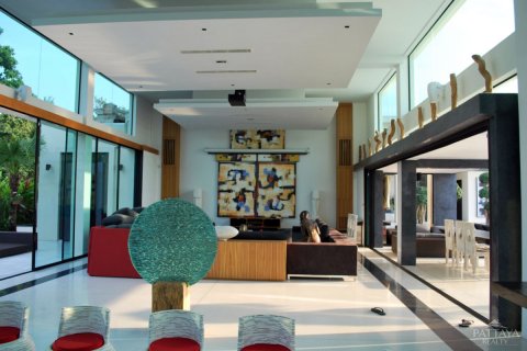Casa de 4 dormitorios en Pattaya, Tailandia № 23327 - foto 7