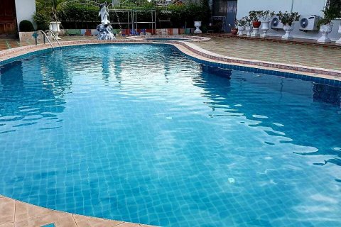 Casa de 9 dormitorios en Pattaya, Tailandia № 22284