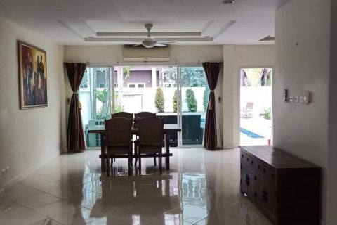 Casa de 3 dormitorios en Pattaya, Tailandia № 22062 - foto 15