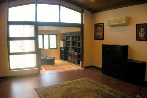 Casa de 4 dormitorios en Pattaya, Tailandia № 23090 - foto 19