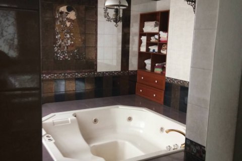 Casa de 4 dormitorios en Bangkok, Tailandia № 21931 - foto 3