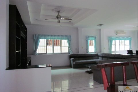Casa de 4 dormitorios en Pattaya, Tailandia № 20878 - foto 8