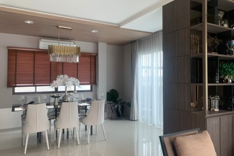 Casa de 3 dormitorios en Pattaya, Tailandia № 22470 - foto 11