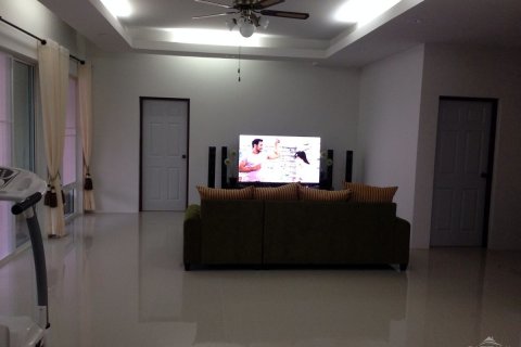 Casa de 3 dormitorios en Pattaya, Tailandia № 19740 - foto 11