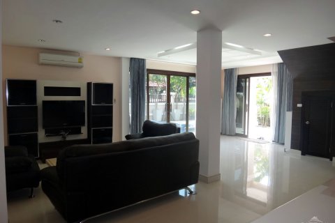 Casa de 3 dormitorios en Pattaya, Tailandia № 23324 - foto 9