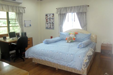 Casa de 5 dormitorios en Pattaya, Tailandia № 22941 - foto 3