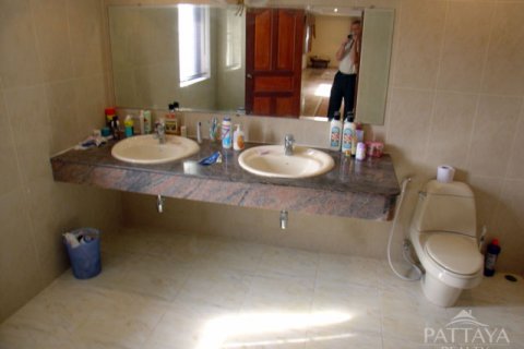 Casa de 5 dormitorios en Pattaya, Tailandia № 23245 - foto 11