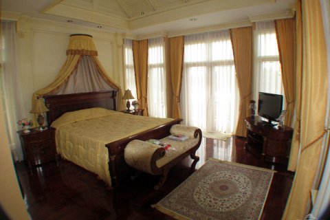 Casa de 4 dormitorios en Pattaya, Tailandia № 23444 - foto 19