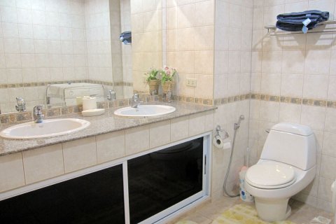 Condominio de 2 dormitorios en Jomtien Beach, Pattaya, Tailandia № 23355 - foto 12
