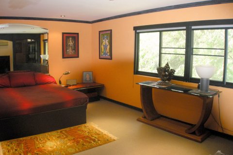 Casa de 4 dormitorios en Pattaya, Tailandia № 23090 - foto 13