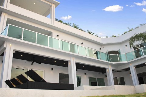 Casa de 5 dormitorios en Pattaya, Tailandia № 22157 - foto 27