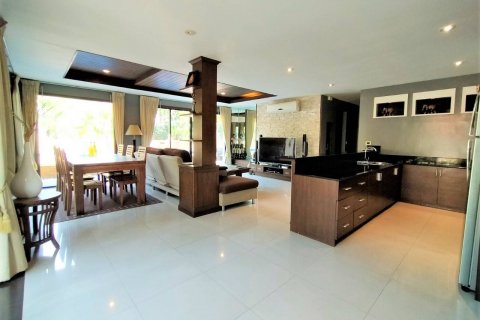 Casa de 3 dormitorios en Pattaya, Tailandia № 21813 - foto 26