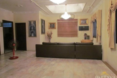 Casa de 4 dormitorios en Pattaya, Tailandia № 21626 - foto 10