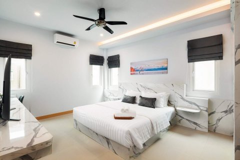 Casa de 5 dormitorios en Pattaya, Tailandia № 22501 - foto 12