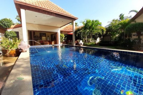 Casa de 3 dormitorios en Pattaya, Tailandia № 22407 - foto 11