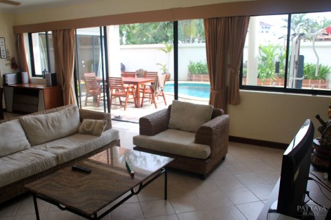 Casa de 3 dormitorios en Jomtien Beach, Pattaya, Tailandia № 23539 - foto 3