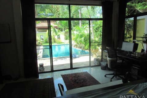 Casa de 2 dormitorios en Pattaya, Tailandia № 21728 - foto 4