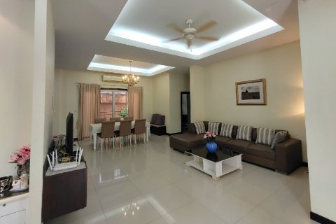 Casa de 20 dormitorios en Pattaya, Tailandia № 22417 - foto 9