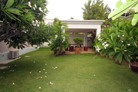 Casa de 3 dormitorios en Pattaya, Tailandia № 23424 - foto 17