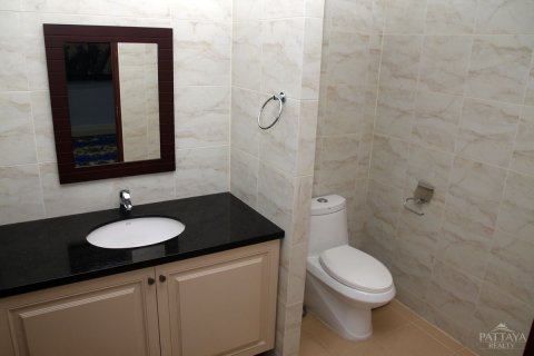 Casa de 4 dormitorios en Pattaya, Tailandia № 24169 - foto 16