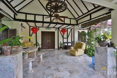 Casa de 4 dormitorios en Pattaya, Tailandia № 21374 - foto 8