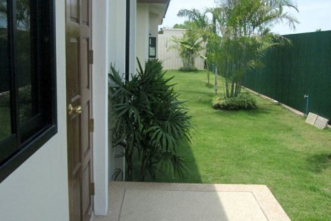 Casa de 3 dormitorios en Pattaya, Tailandia № 22898 - foto 13