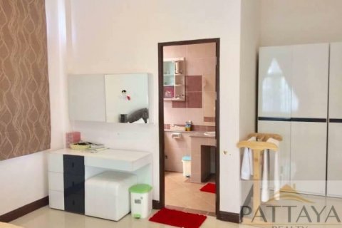 Casa de 5 dormitorios en Pattaya, Tailandia № 21143 - foto 19