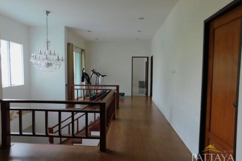 Casa de 4 dormitorios en Pattaya, Tailandia № 21236 - foto 30