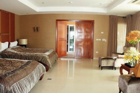 Casa de 5 dormitorios en Pattaya, Tailandia № 23870 - foto 9