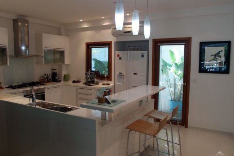 Casa de 3 dormitorios en Jomtien Beach, Pattaya, Tailandia № 23297 - foto 2