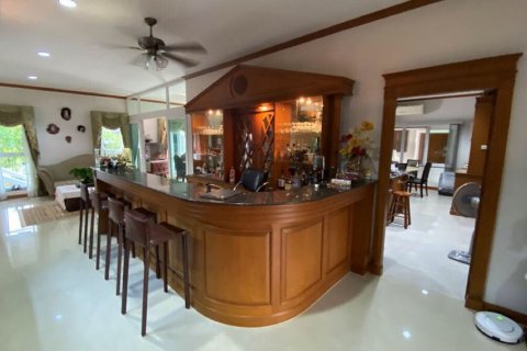 Casa de 4 dormitorios en Pattaya, Tailandia № 22339 - foto 11