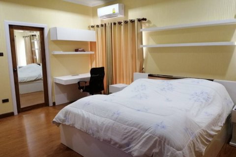 Casa de 3 dormitorios en Pattaya, Tailandia № 21855 - foto 17