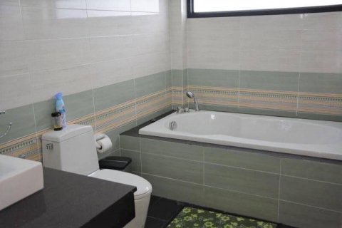 Casa de 3 dormitorios en Pattaya, Tailandia № 21805 - foto 12