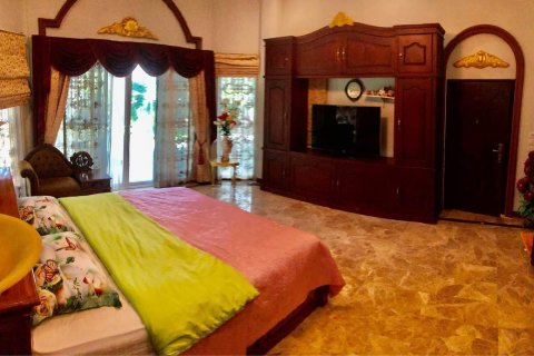Casa de 9 dormitorios en Pattaya, Tailandia № 22284 - foto 20
