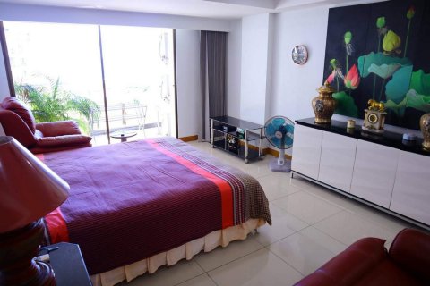 Condominio de 2 dormitorios en Jomtien Beach, Pattaya, Tailandia № 22336 - foto 4