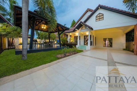 Casa de 4 dormitorios en Pattaya, Tailandia № 21135