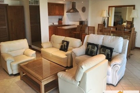 Condominio de 2 dormitorios en Jomtien Beach, Pattaya, Tailandia № 21043 - foto 2