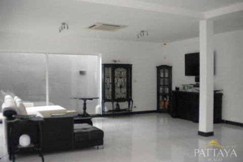Casa de 3 dormitorios en Jomtien Beach, Pattaya, Tailandia № 21284 - foto 12