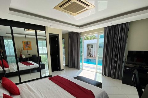 Casa de 5 dormitorios en Jomtien Beach, Pattaya, Tailandia № 22495 - foto 15