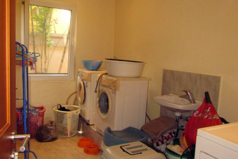 Casa de 5 dormitorios en Pattaya, Tailandia № 23797 - foto 15