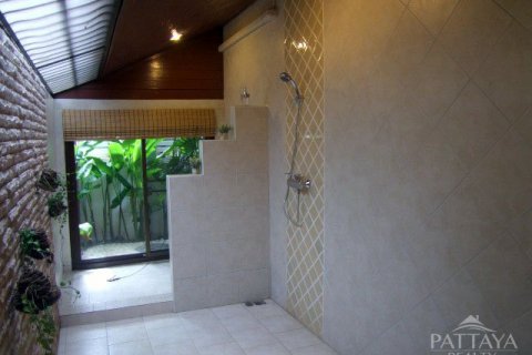 Casa de 4 dormitorios en Jomtien Beach, Pattaya, Tailandia № 19701 - foto 11