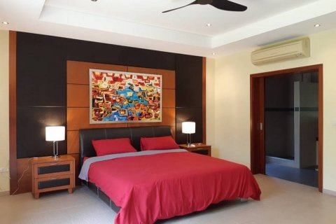 Casa de 5 dormitorios en Pattaya, Tailandia № 22133 - foto 3