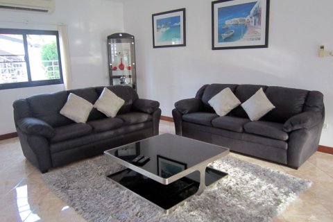 Casa de 5 dormitorios en Pattaya, Tailandia № 20286 - foto 8